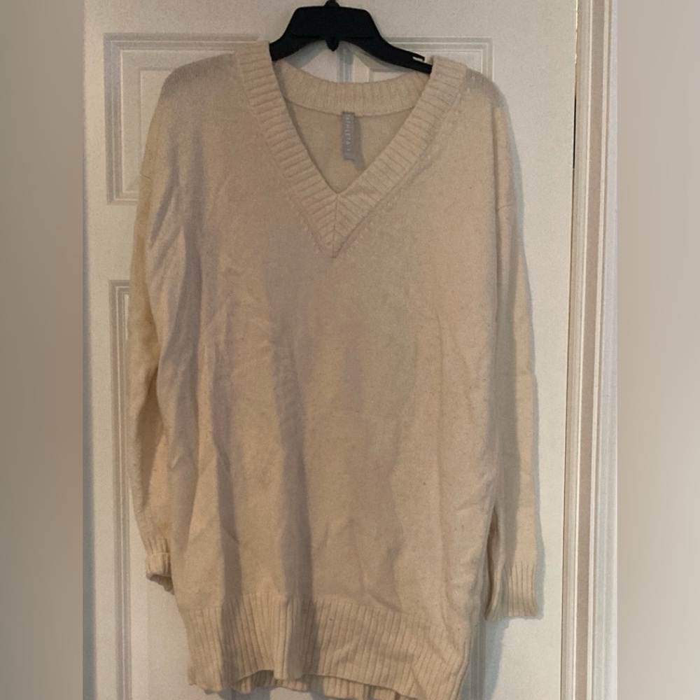 Athleta Cream V-Neck Women’s Sweater